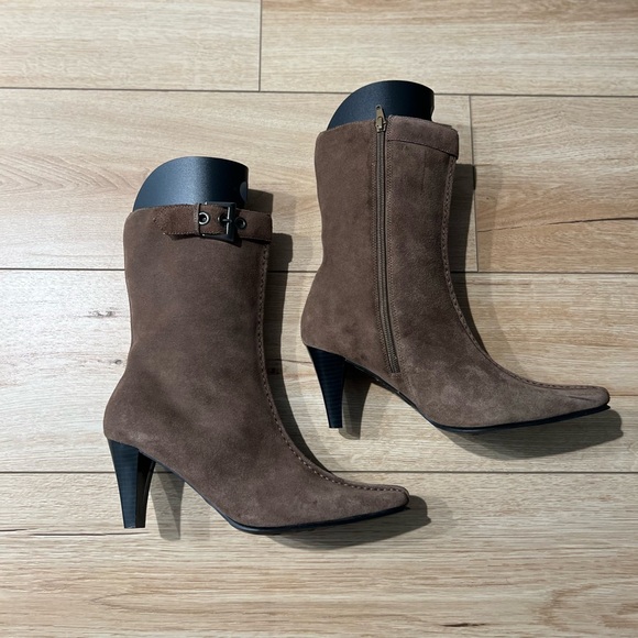 LIKE NEW * Mossimo Brown Suede Ankle Boots - Picture 2 of 5